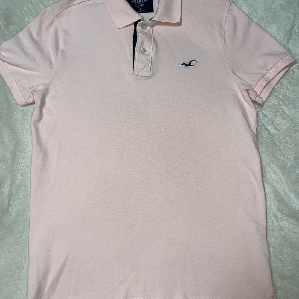 Hollister Men's Soft Pink Polo Shirt